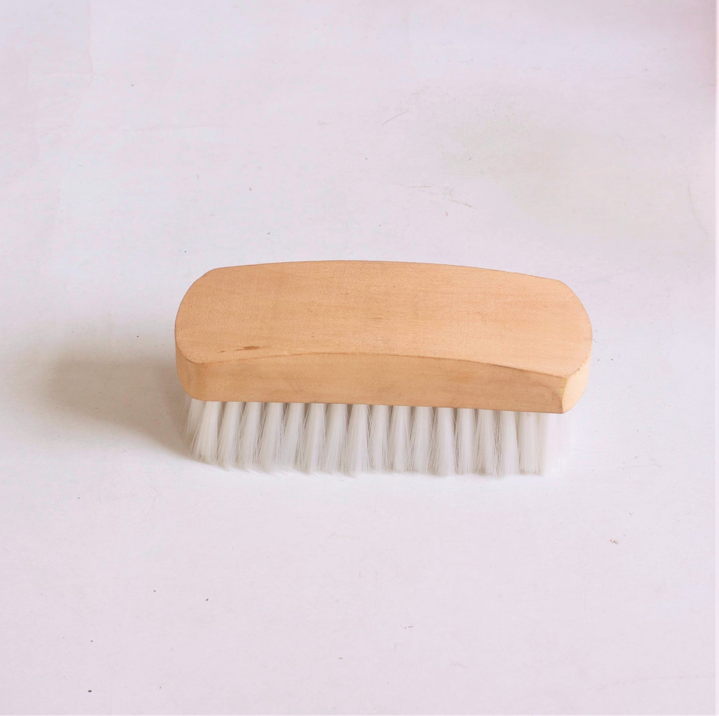 Tuffrider Face Brush With Wooden Grip_1